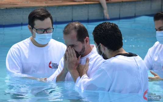 Foto Batismo Ponto Missionário Londrina Leste