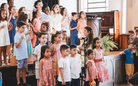 Foto Aprentação dia das Mães